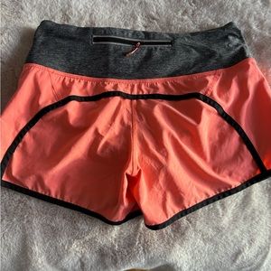 Lululemon shorts size 4